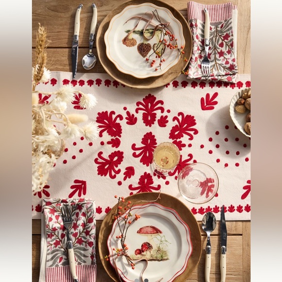 Rosy Floral Hearts Tea Towel - Picture 3 of 10